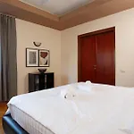 Chill And Relax Spacious 3Br Up To 8 Guests!! Old Town * ブカレスト