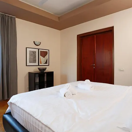 Chill & Relax - Cozy & Roomy -3Bdr Near Old Town * Boekarest