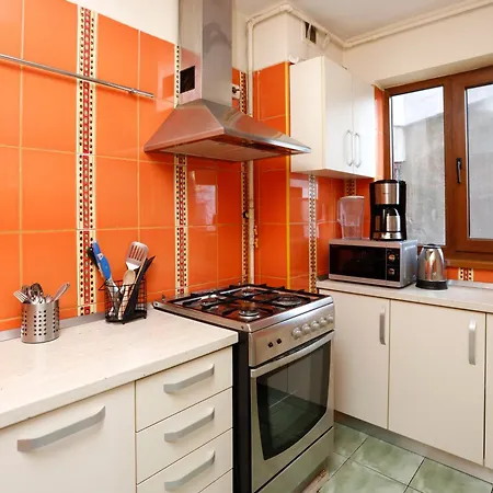 Chill & Relax - Cozy & Roomy -3Bdr Near Old Town Boekarest