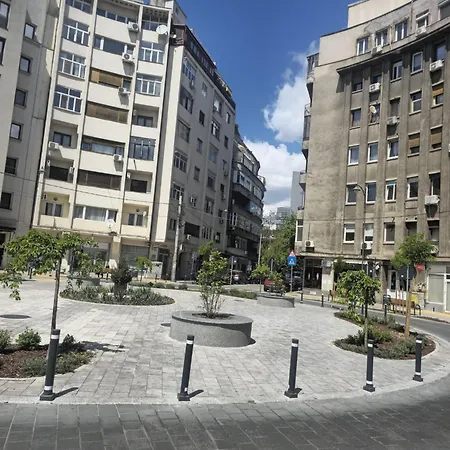 Chill & Relax - Cozy & Roomy -3Bdr Near Old Town Boekarest