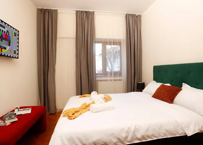 Near Old Town - Chill & Relax Up To 8 Guests * Bucharest