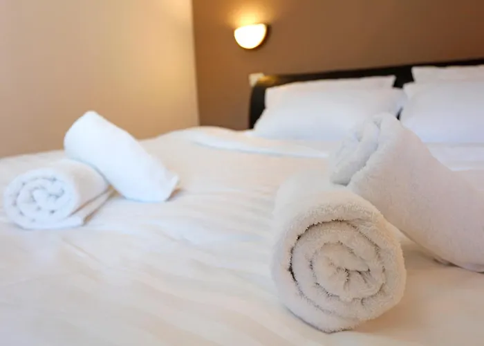 Near Old Town - Chill & Relax Up To 8 Guests Апартаменты Бухарест