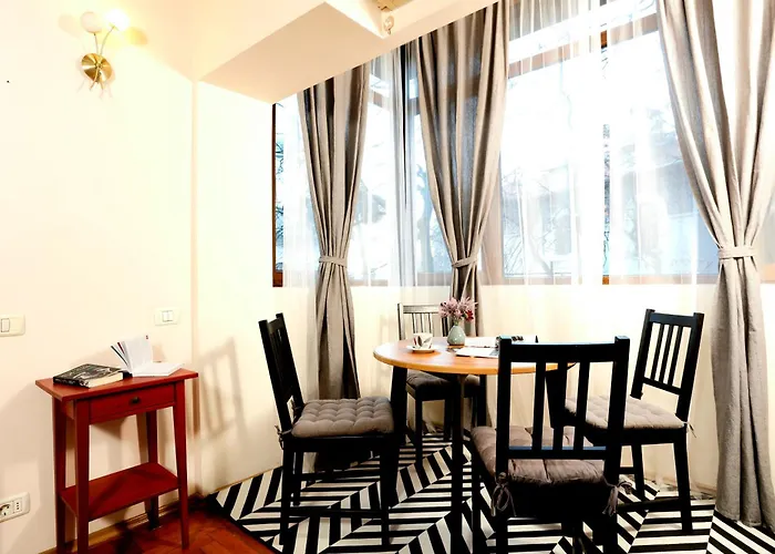 Апартаменты Near Old Town - Chill & Relax Up To 8 Guests *