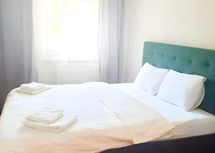Апартаменты Near Old Town - Chill & Relax Up To 8 Guests *