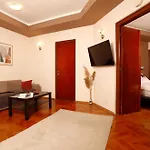 Chill And Relax Spacious 3Br Up To 8 Guests!! Old Town Lägenhet Bukarest