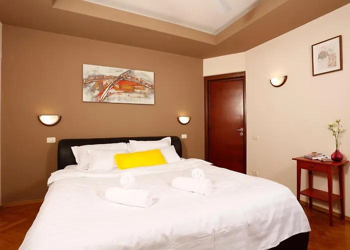 Near Old Town - Chill & Relax Up To 8 Guests Bucarest