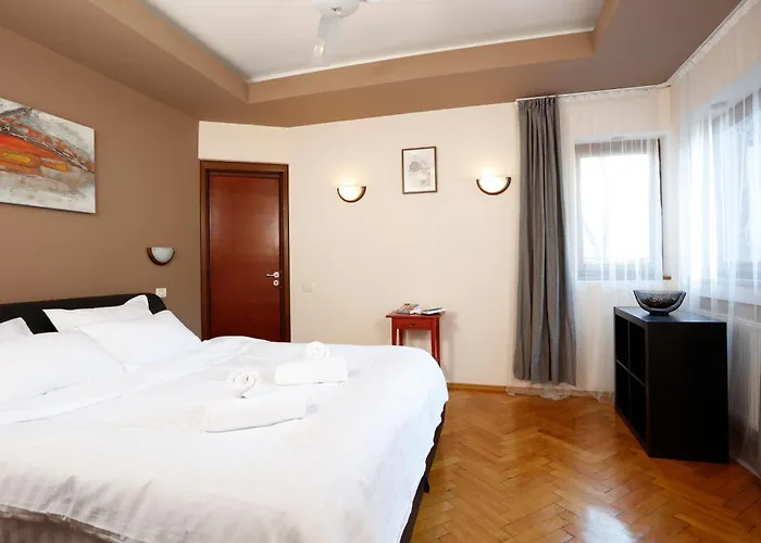 Near Old Town - Chill & Relax Up To 8 Guests Bucarest