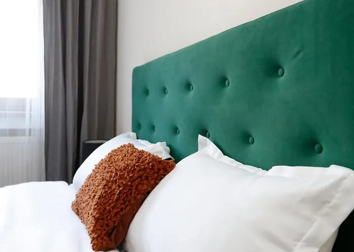 Апартаменти Chill & Relax Up To 8 Guests - Near Old Town - No Party! *