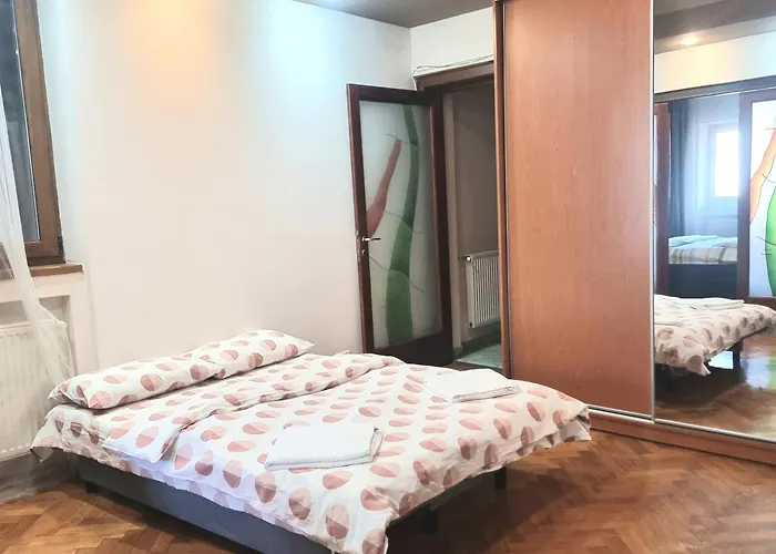 Near Old Town - Chill & Relax Up To 8 Guests * Bucarest
