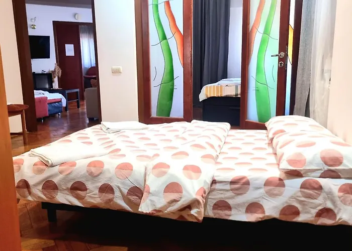 Near Old Town - Chill & Relax Up To 8 Guests Bucarest